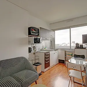 https://logement-pour-4-personnes-proche-des-buttes-chaumont.fr-paris.fr