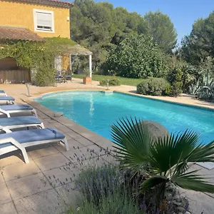 https://villa-provencale-8-personnes.aixenprovencehotels.org