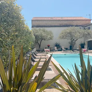 https://logis-les-magnanarelles.fr-provencehotel.com